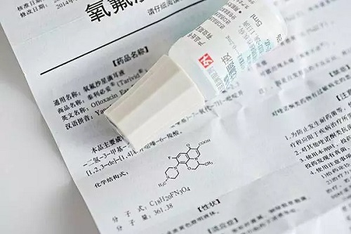什么是药物性眼表损伤？